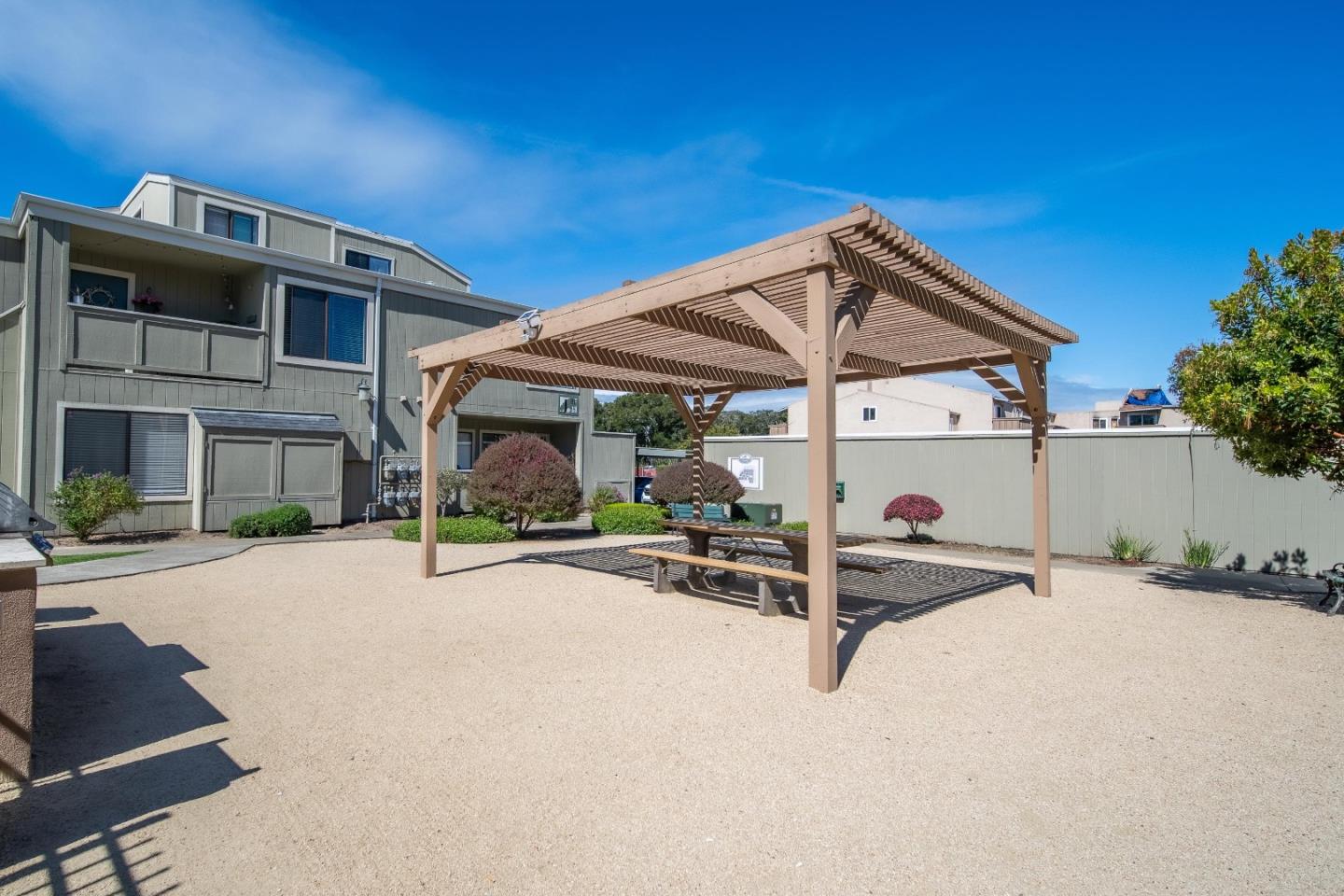 Detail Gallery Image 7 of 34 For 820 Casanova Ave #69,  Monterey,  CA 93940 - 2 Beds | 1 Baths