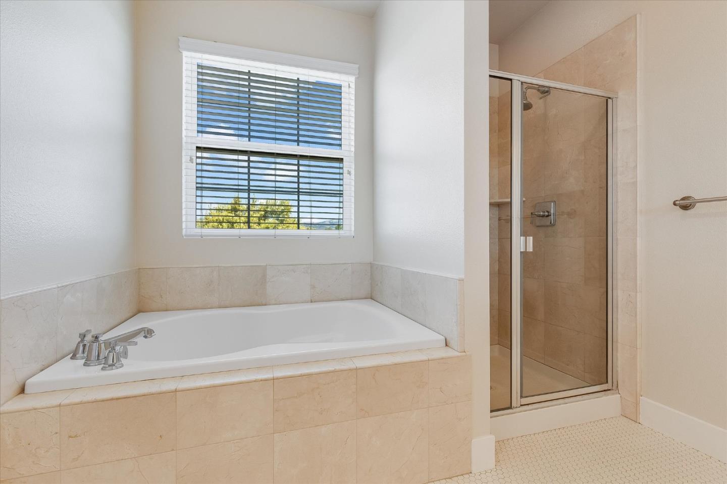 Detail Gallery Image 10 of 23 For 18524 Poppy Jasper Ln, Morgan Hill,  CA 95037 - 3 Beds | 3 Baths