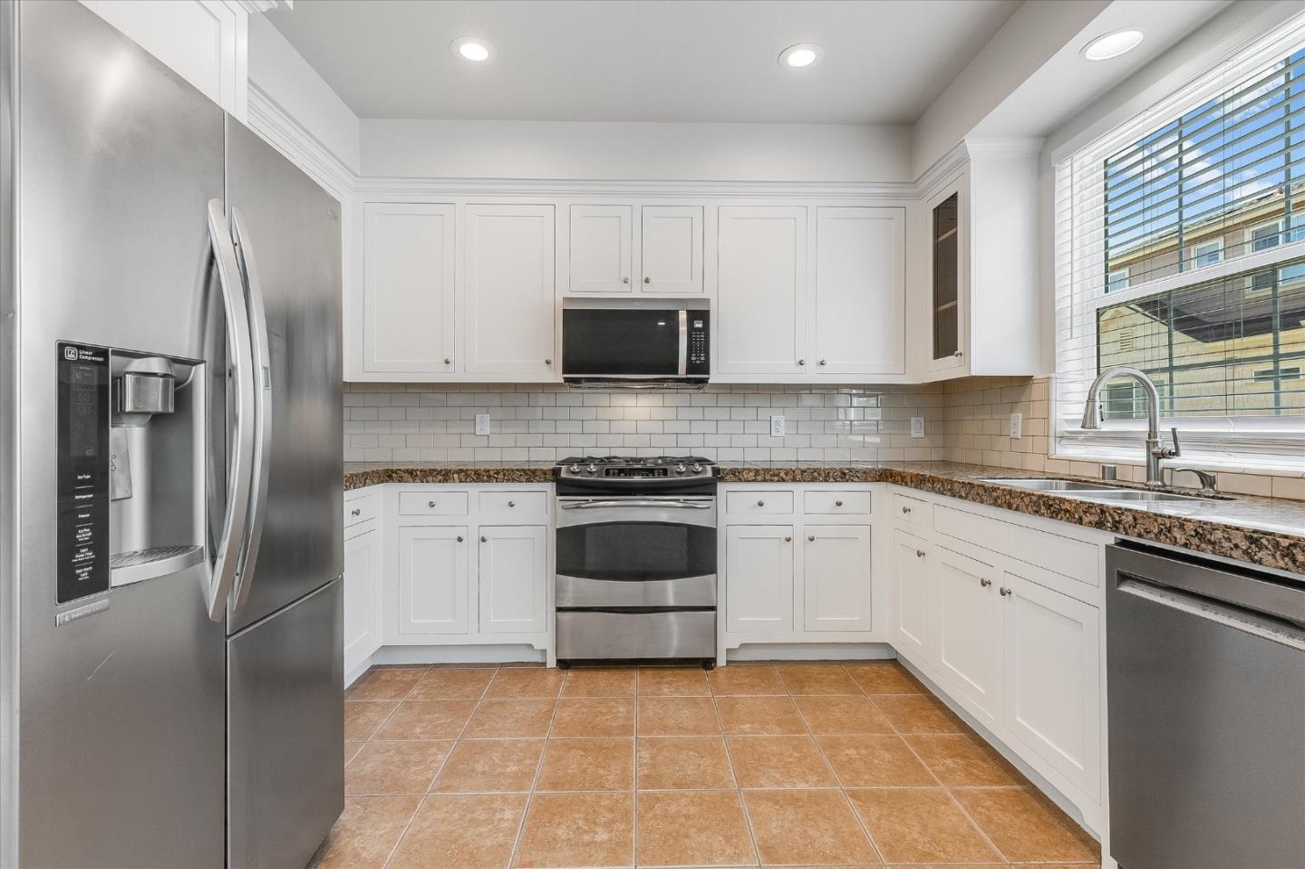 Detail Gallery Image 4 of 23 For 18524 Poppy Jasper Ln, Morgan Hill,  CA 95037 - 3 Beds | 3 Baths