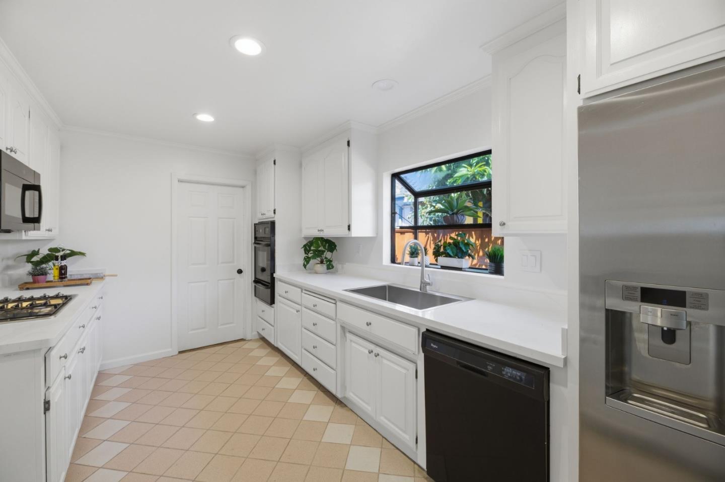 Detail Gallery Image 10 of 34 For 3374 San Marino Ave, San Jose,  CA 95127 - 3 Beds | 2 Baths