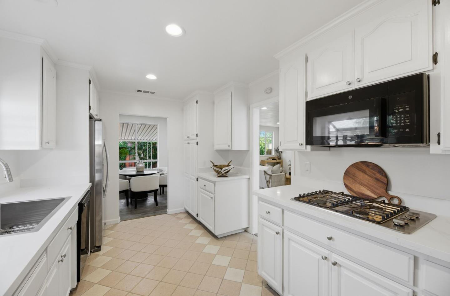 Detail Gallery Image 13 of 34 For 3374 San Marino Ave, San Jose,  CA 95127 - 3 Beds | 2 Baths