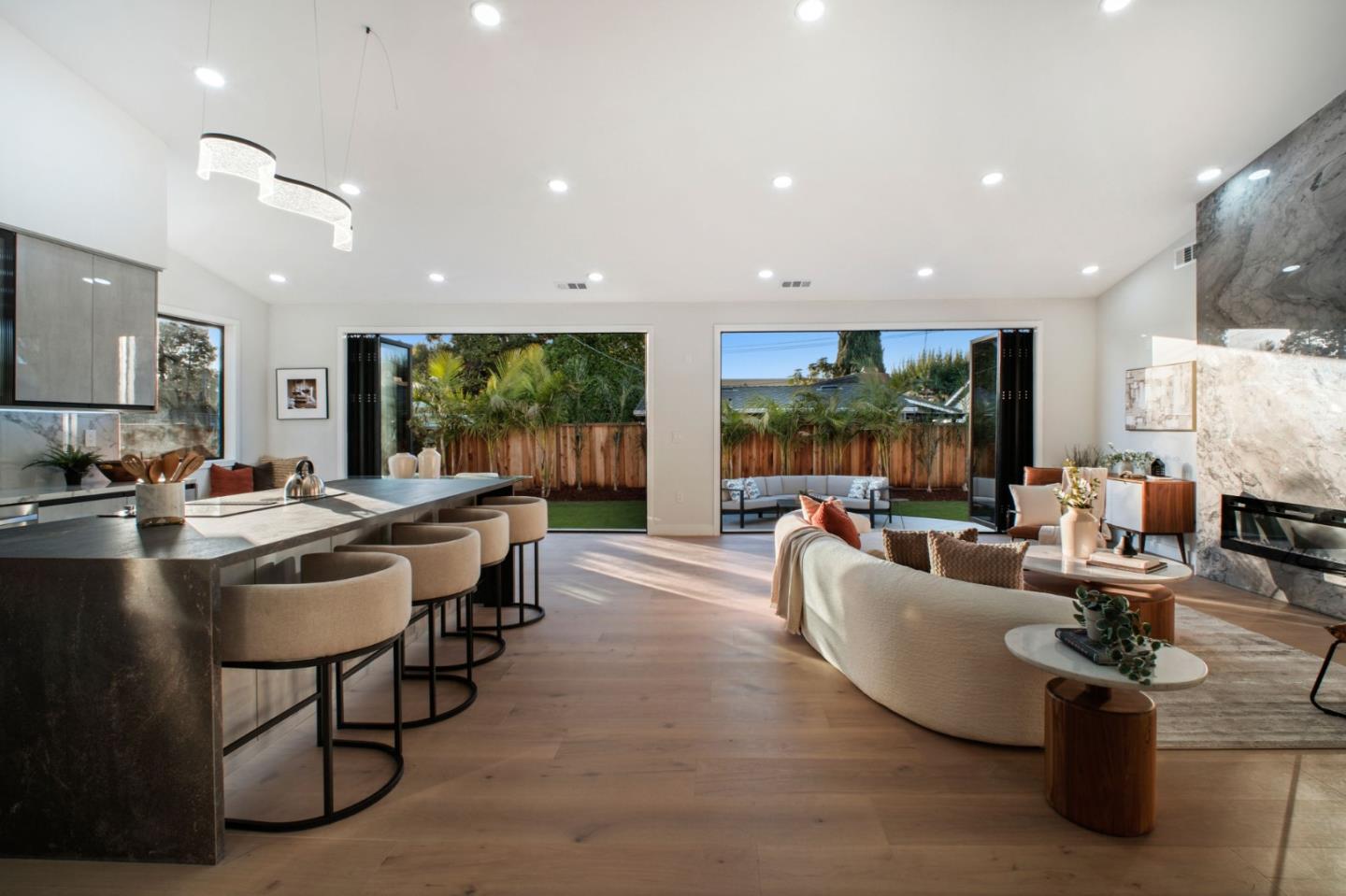 Detail Gallery Image 19 of 54 For 806 Emily Dr, Mountain View,  CA 94043 - 4 Beds | 2/1 Baths