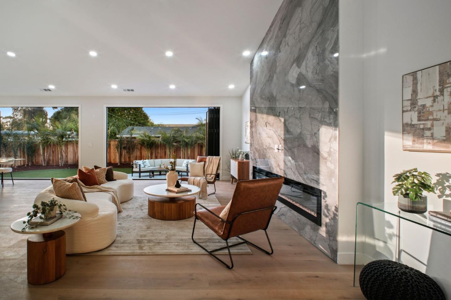 Detail Gallery Image 23 of 54 For 806 Emily Dr, Mountain View,  CA 94043 - 4 Beds | 2/1 Baths