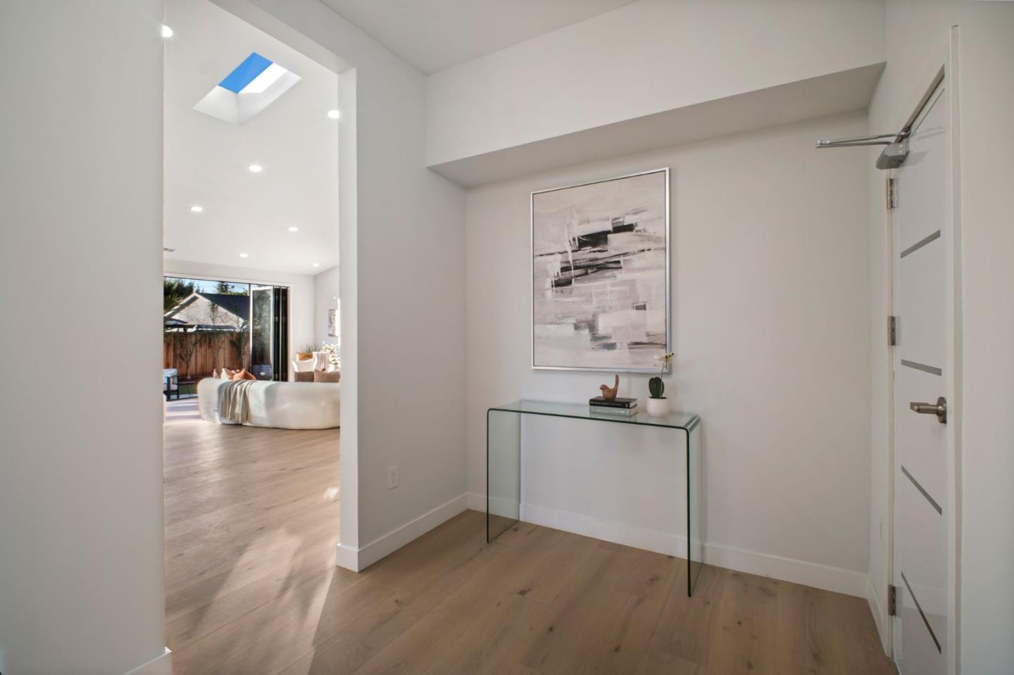 Detail Gallery Image 25 of 54 For 806 Emily Dr, Mountain View,  CA 94043 - 4 Beds | 2/1 Baths