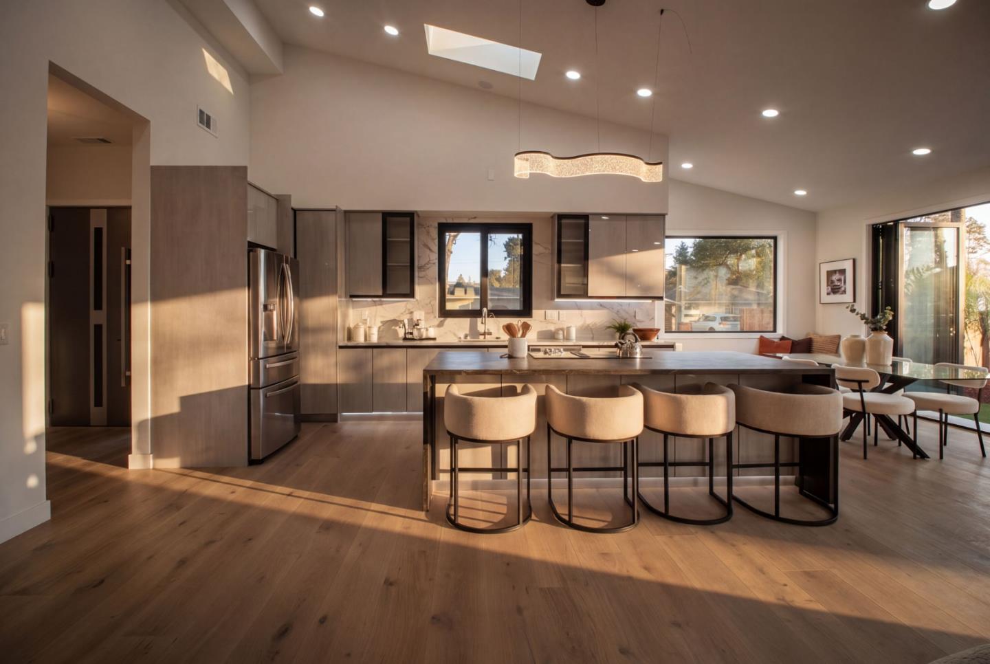 Detail Gallery Image 3 of 54 For 806 Emily Dr, Mountain View,  CA 94043 - 4 Beds | 2/1 Baths