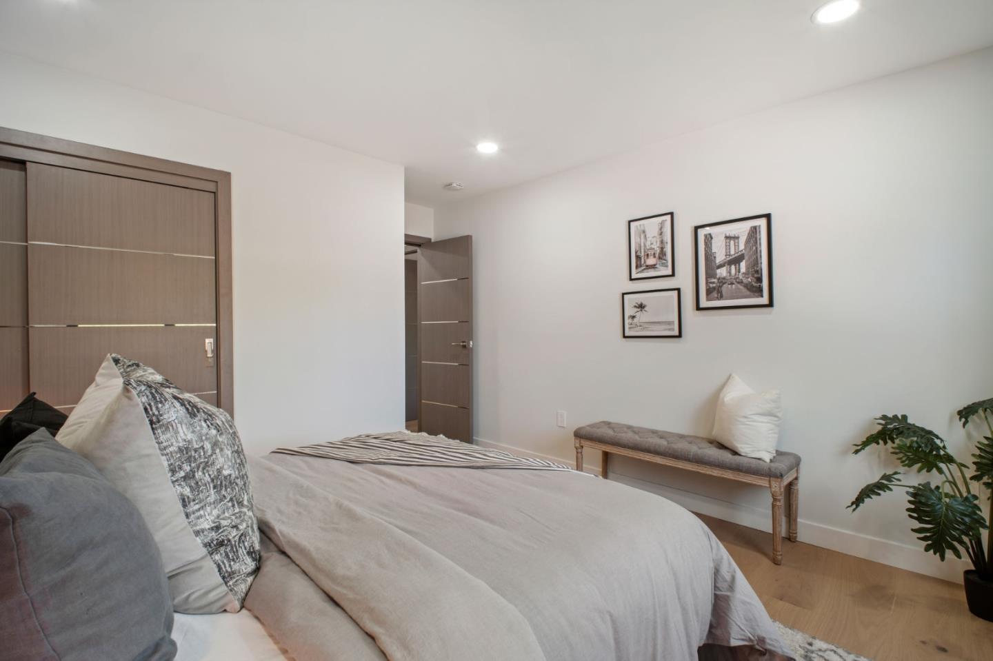 Detail Gallery Image 39 of 54 For 806 Emily Dr, Mountain View,  CA 94043 - 4 Beds | 2/1 Baths