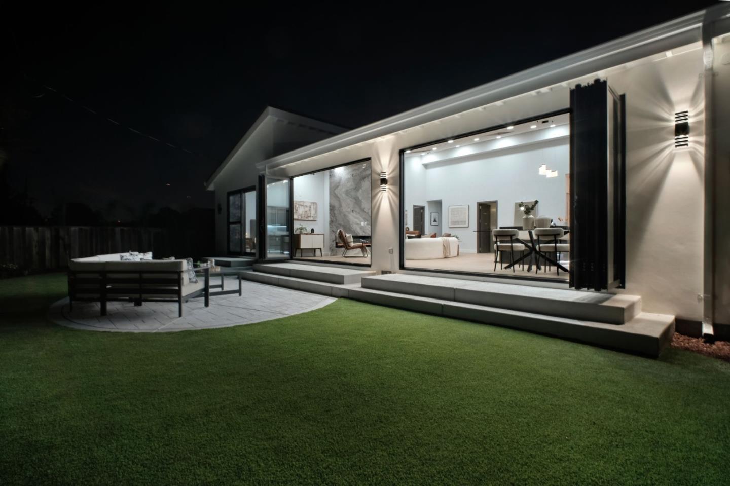 Detail Gallery Image 46 of 54 For 806 Emily Dr, Mountain View,  CA 94043 - 4 Beds | 2/1 Baths