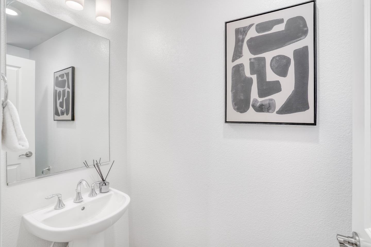 Detail Gallery Image 11 of 34 For 229 Orbit Way, Mountain View,  CA 94043 - 3 Beds | 3/1 Baths