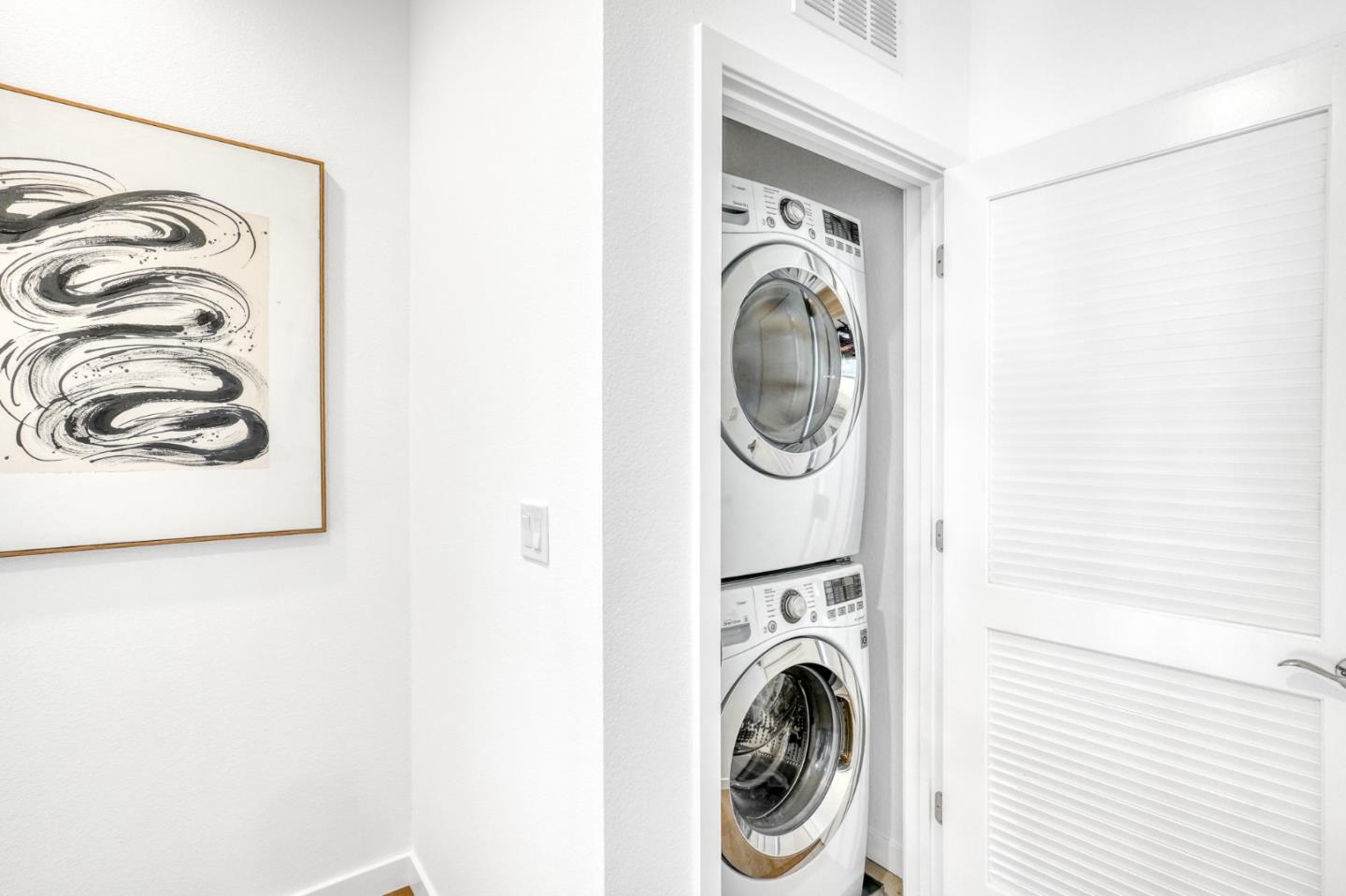 Detail Gallery Image 22 of 34 For 229 Orbit Way, Mountain View,  CA 94043 - 3 Beds | 3/1 Baths