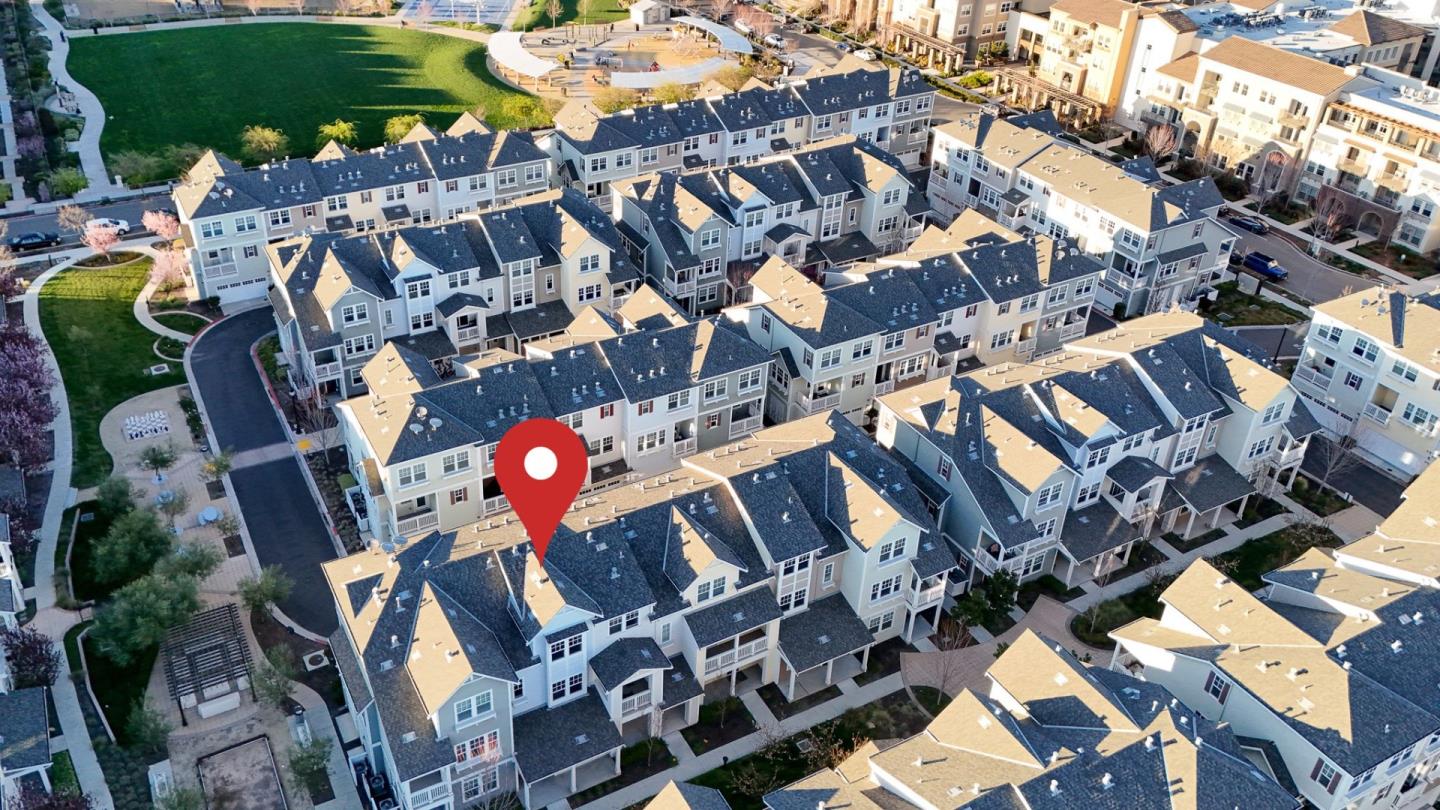 Detail Gallery Image 32 of 34 For 229 Orbit Way, Mountain View,  CA 94043 - 3 Beds | 3/1 Baths