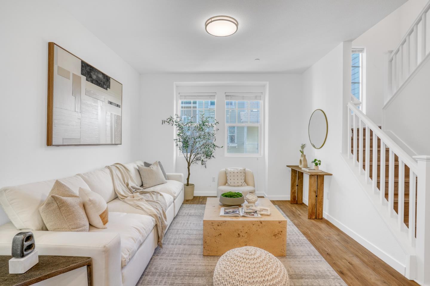 Detail Gallery Image 4 of 34 For 229 Orbit Way, Mountain View,  CA 94043 - 3 Beds | 3/1 Baths