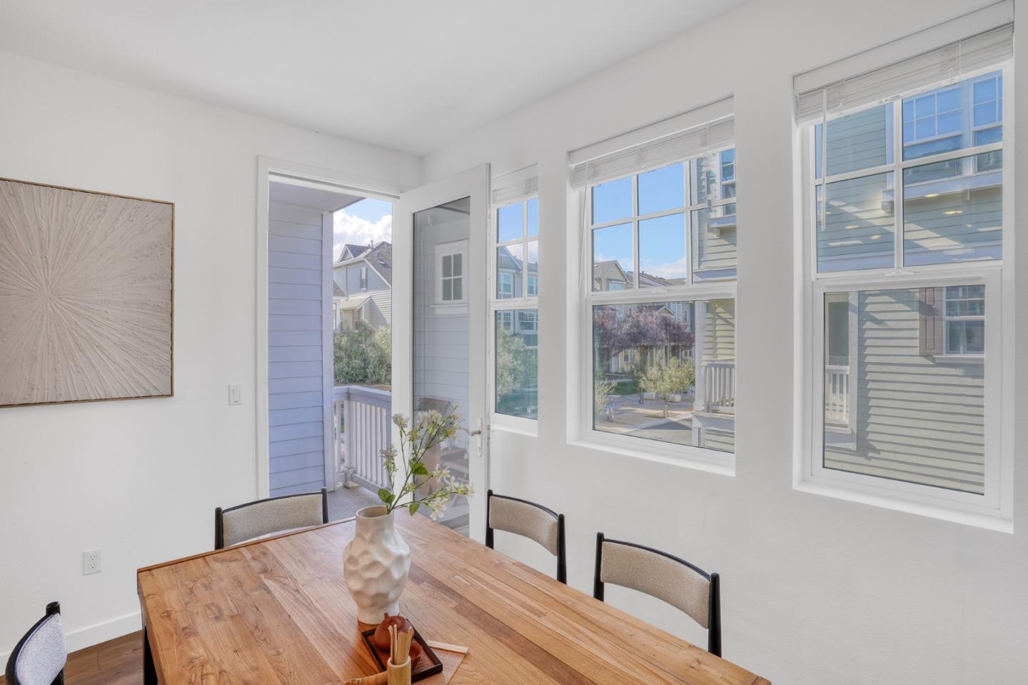 Detail Gallery Image 9 of 34 For 229 Orbit Way, Mountain View,  CA 94043 - 3 Beds | 3/1 Baths