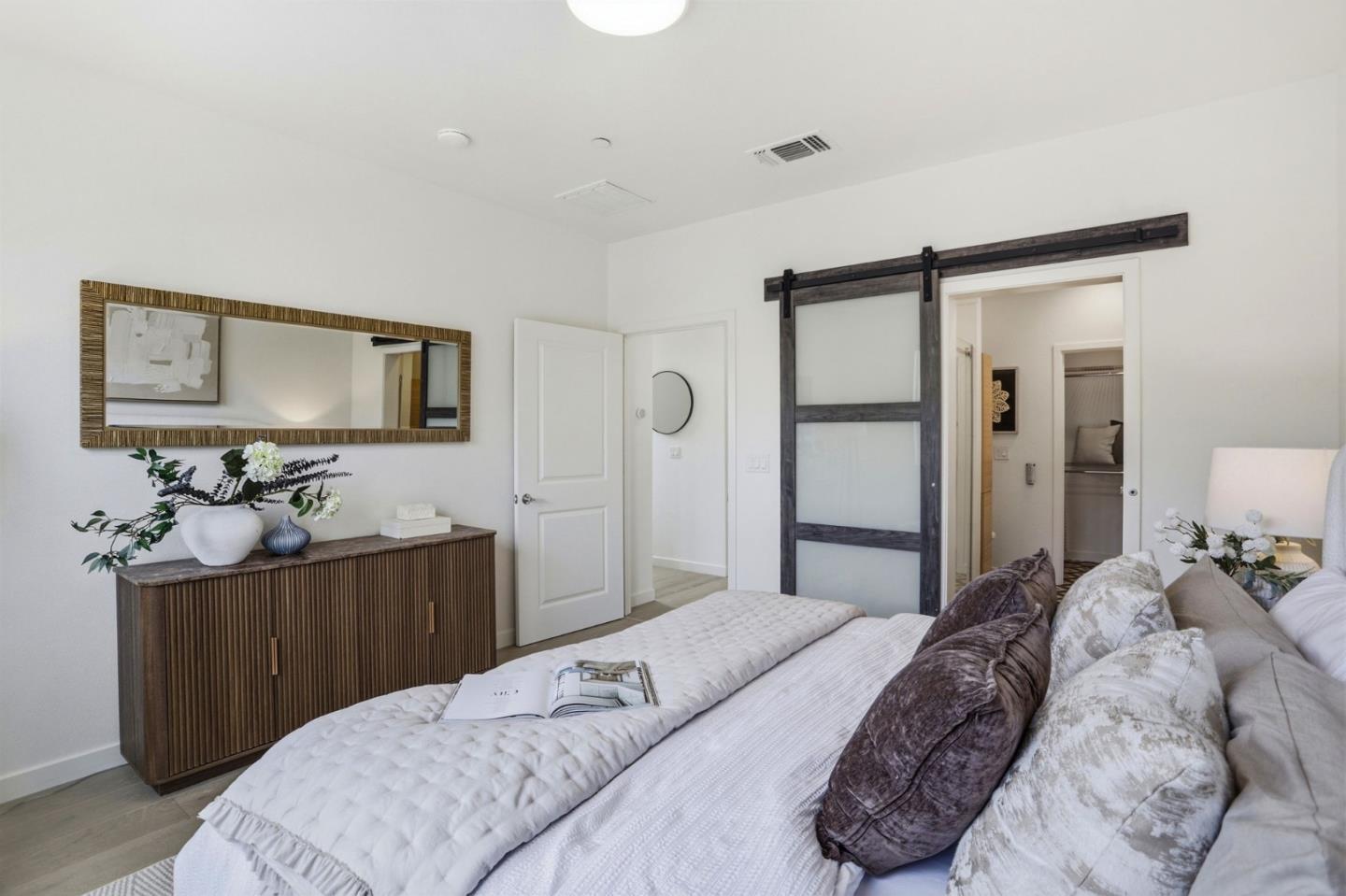 Detail Gallery Image 15 of 38 For 209 Infinity Way, Mountain View,  CA 94043 - 4 Beds | 3/1 Baths