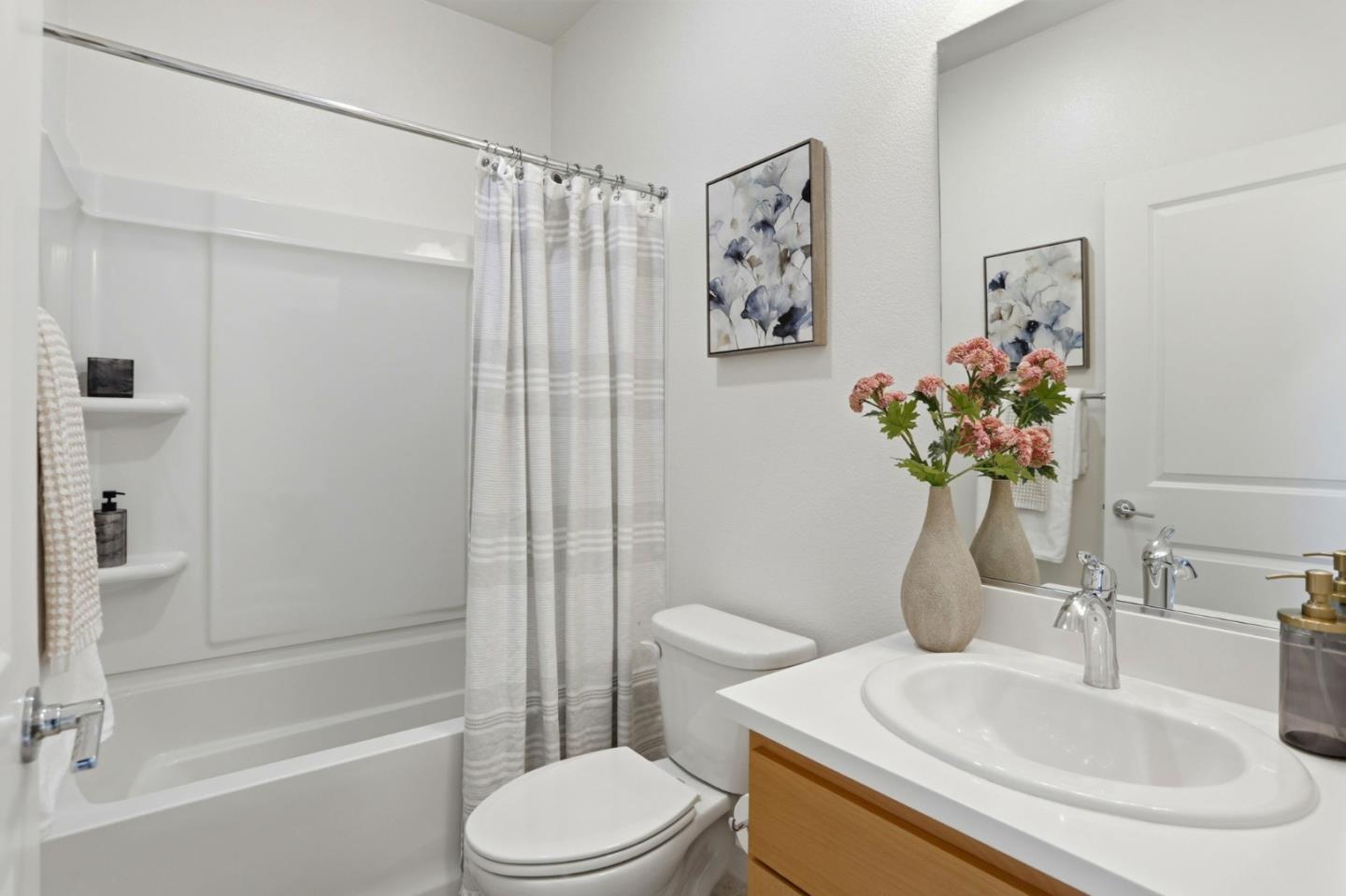 Detail Gallery Image 27 of 38 For 209 Infinity Way, Mountain View,  CA 94043 - 4 Beds | 3/1 Baths