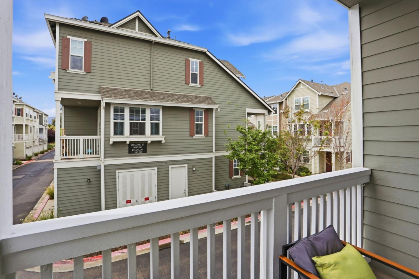 Detail Gallery Image 33 of 38 For 209 Infinity Way, Mountain View,  CA 94043 - 4 Beds | 3/1 Baths