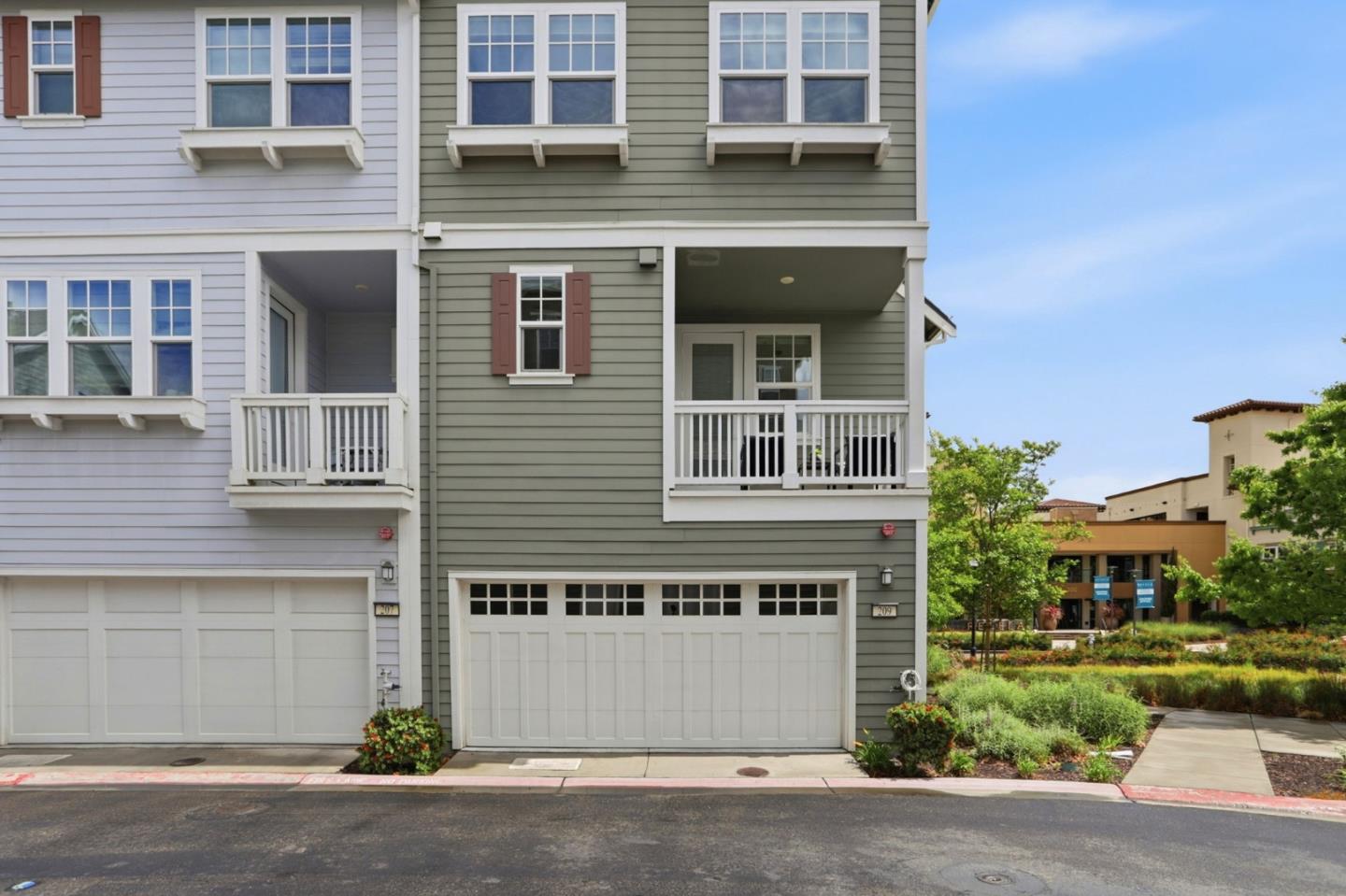 Detail Gallery Image 36 of 38 For 209 Infinity Way, Mountain View,  CA 94043 - 4 Beds | 3/1 Baths