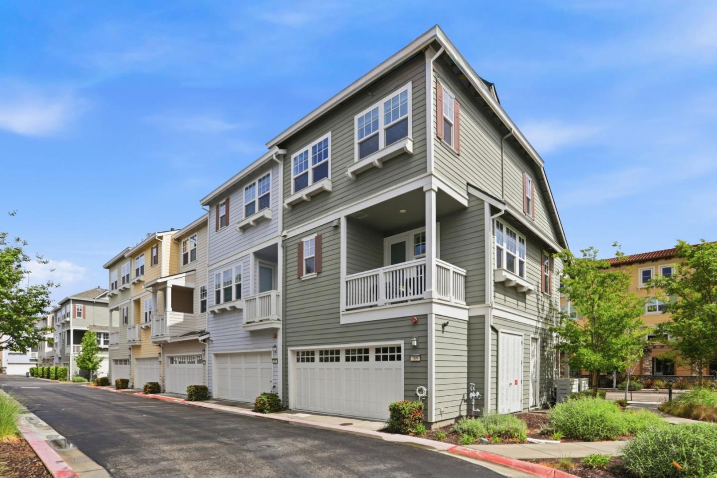 Detail Gallery Image 37 of 38 For 209 Infinity Way, Mountain View,  CA 94043 - 4 Beds | 3/1 Baths