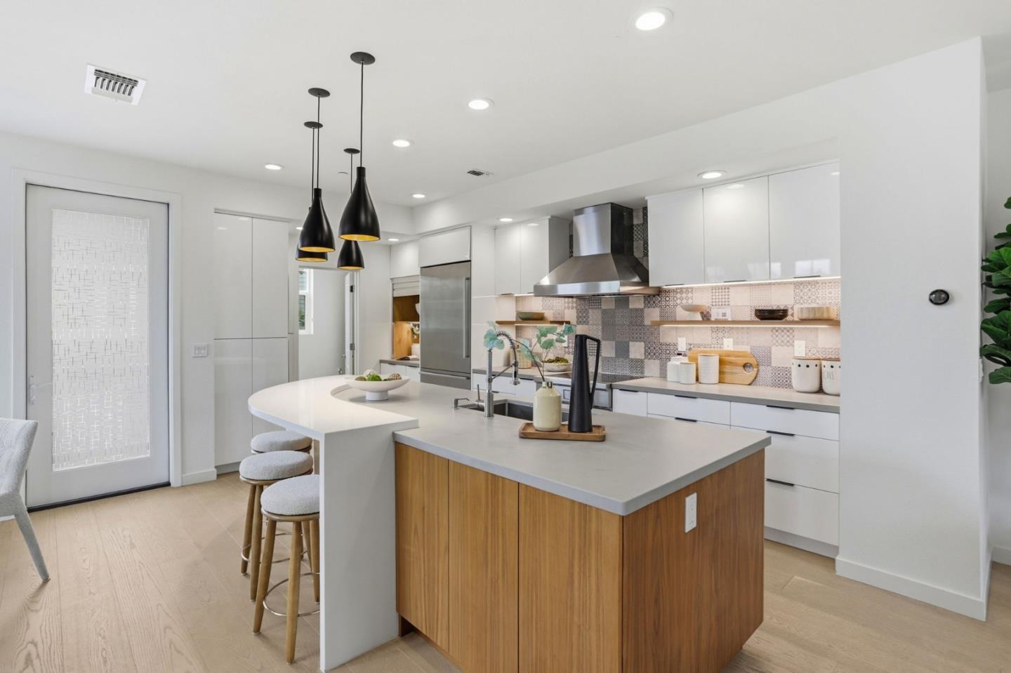 Detail Gallery Image 7 of 38 For 209 Infinity Way, Mountain View,  CA 94043 - 4 Beds | 3/1 Baths