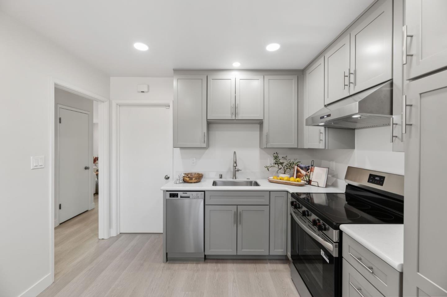 Detail Gallery Image 19 of 52 For 2790-2792 Union Ave, San Jose,  CA 95124 - – Beds | – Baths