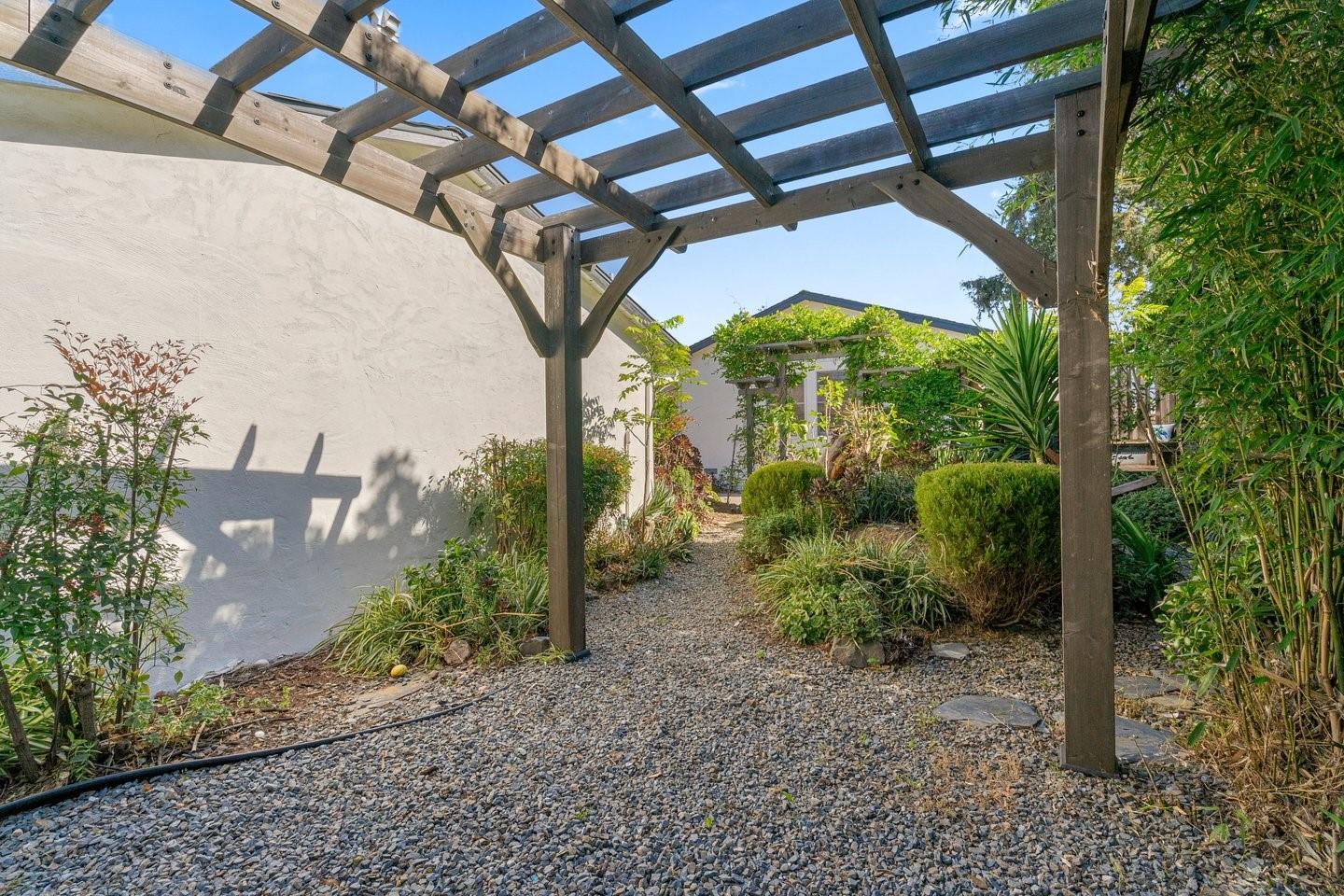 Detail Gallery Image 38 of 40 For 15285 Herring Ave, San Jose,  CA 95124 - 4 Beds | 2 Baths