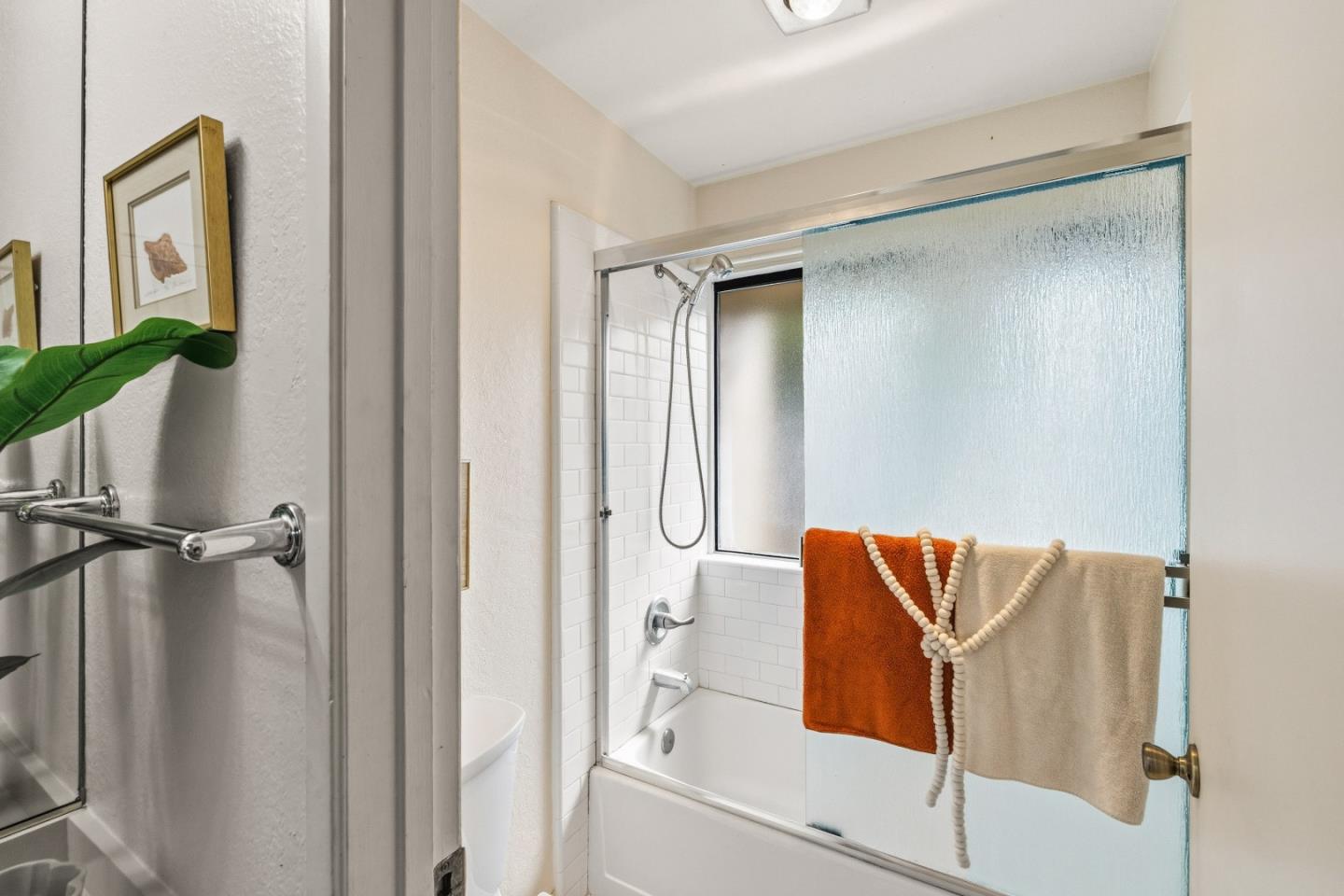 Detail Gallery Image 19 of 33 For 1186 Trinity Ave, Seaside,  CA 93955 - 3 Beds | 1/1 Baths