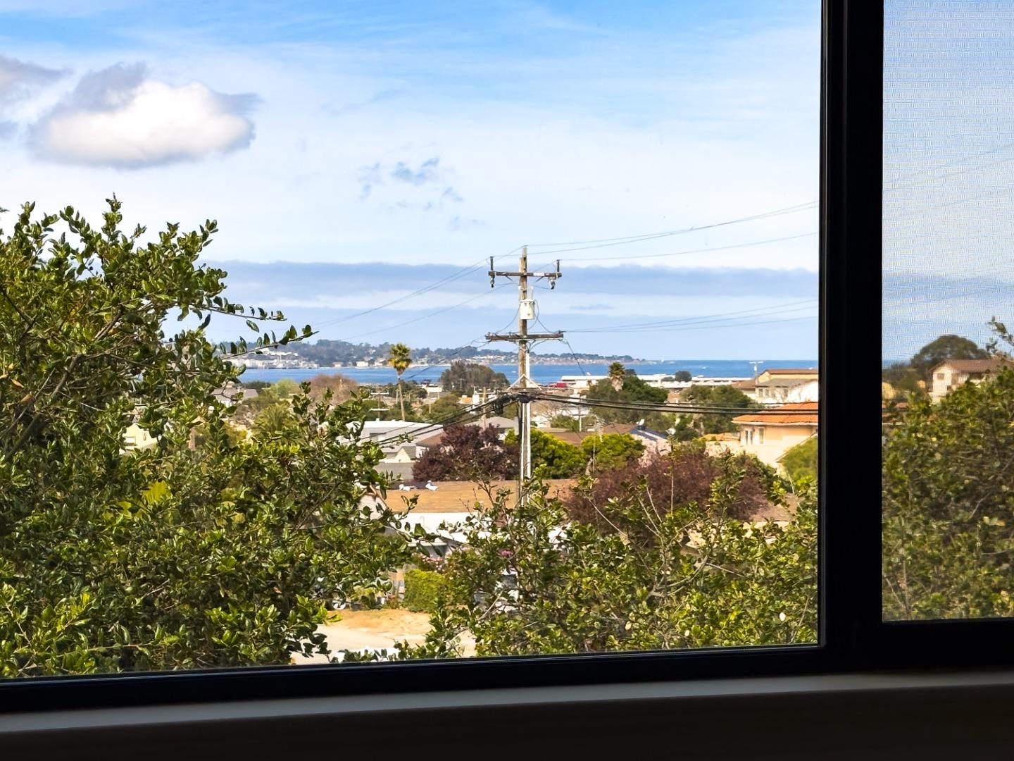 Detail Gallery Image 22 of 33 For 1186 Trinity Ave, Seaside,  CA 93955 - 3 Beds | 1/1 Baths