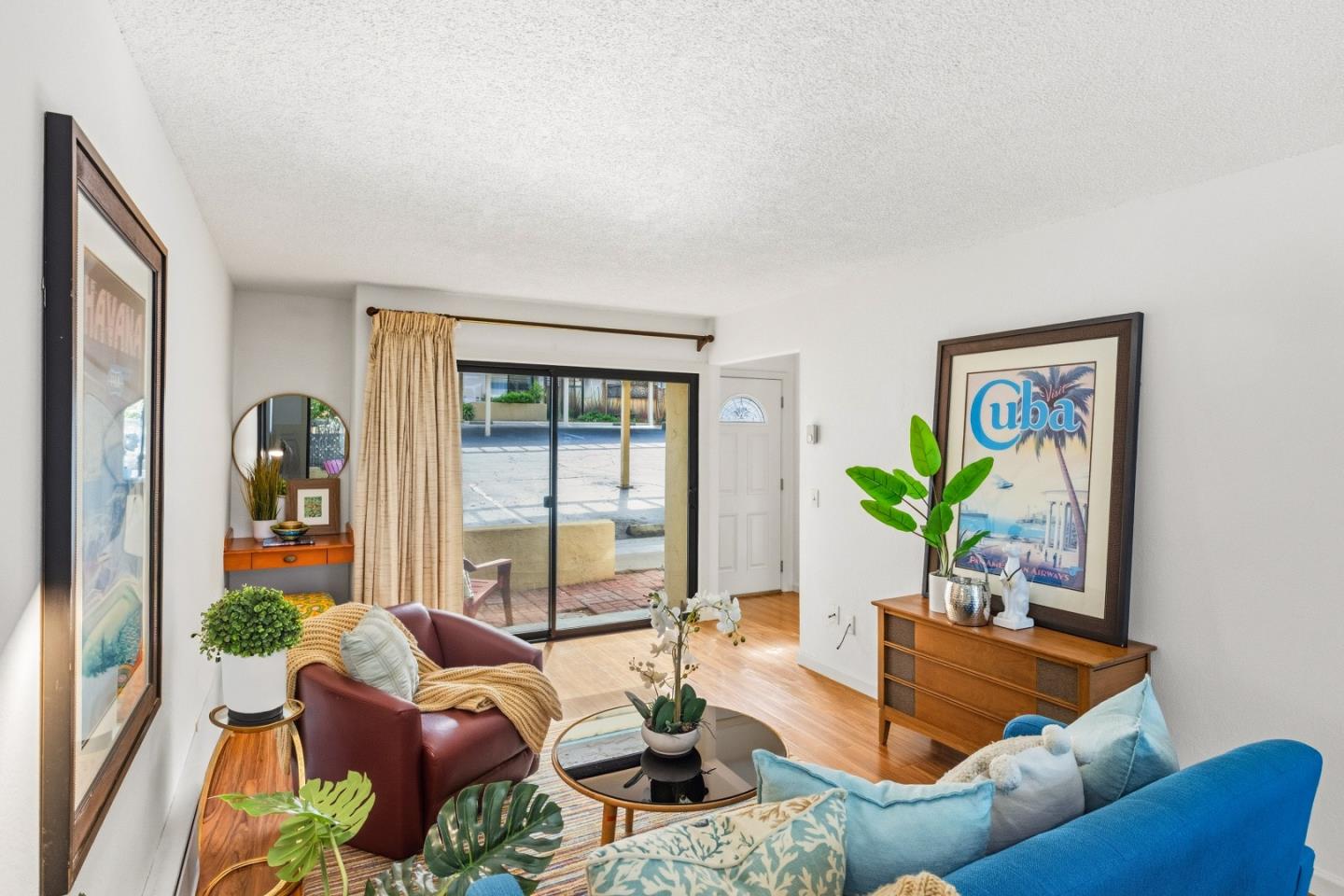 Detail Gallery Image 5 of 33 For 1186 Trinity Ave, Seaside,  CA 93955 - 3 Beds | 1/1 Baths