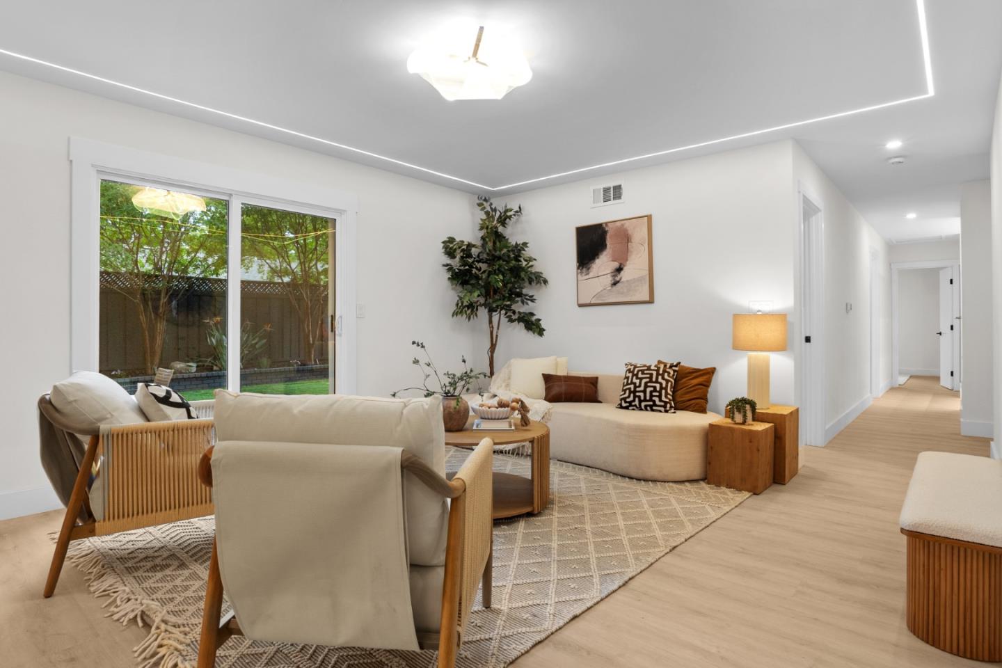 Detail Gallery Image 8 of 29 For 1520 Willowdale Dr, San Jose,  CA 95118 - 3 Beds | 2 Baths