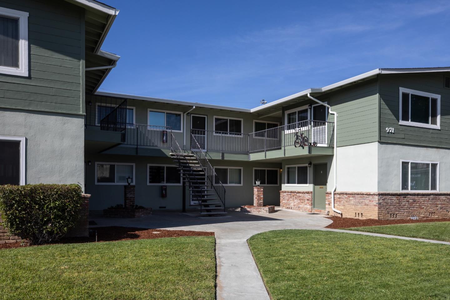 Detail Gallery Image 5 of 20 For 971 Whitethorne Dr, San Jose,  CA 95128 - – Beds | – Baths