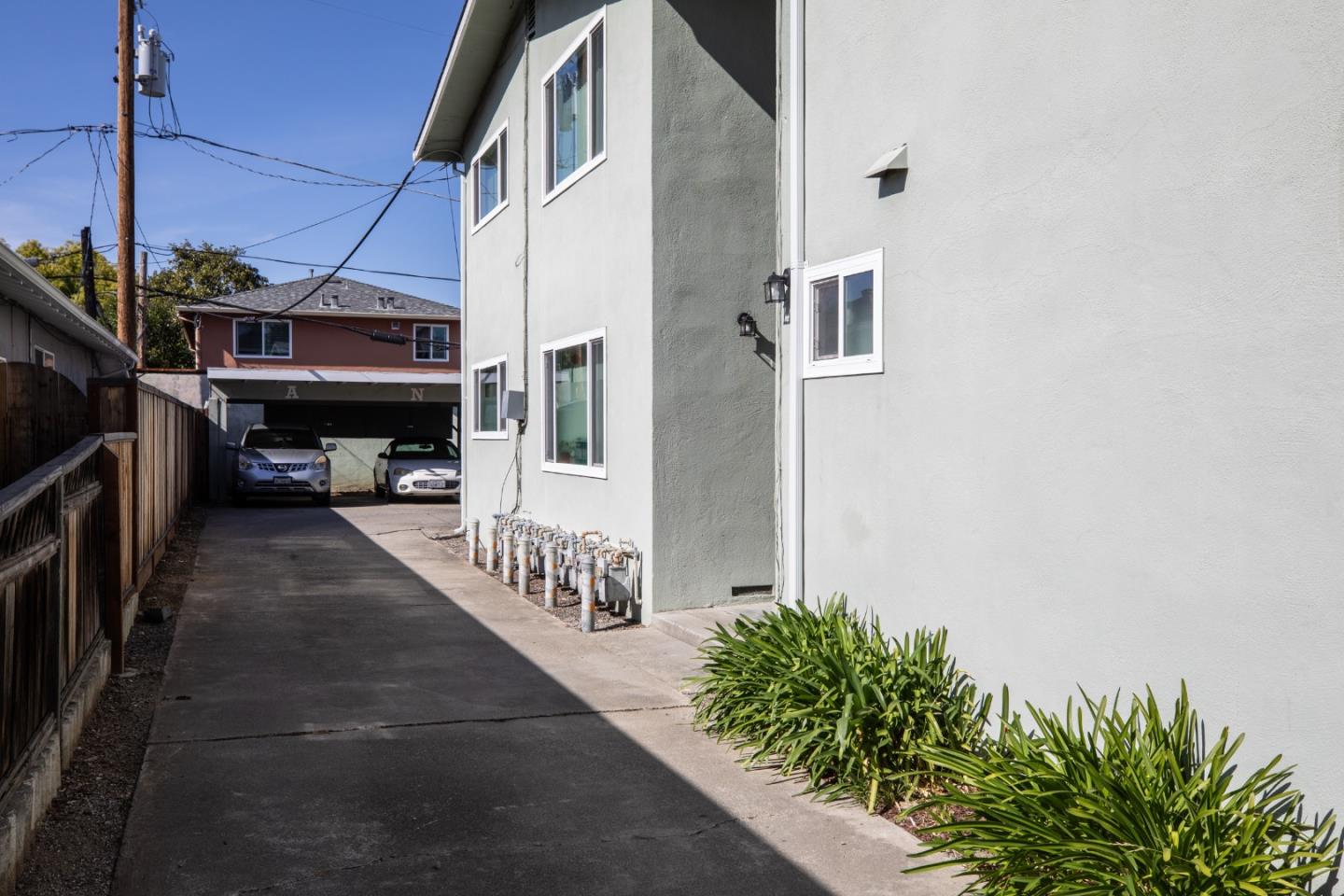 Detail Gallery Image 7 of 20 For 971 Whitethorne Dr, San Jose,  CA 95128 - – Beds | – Baths