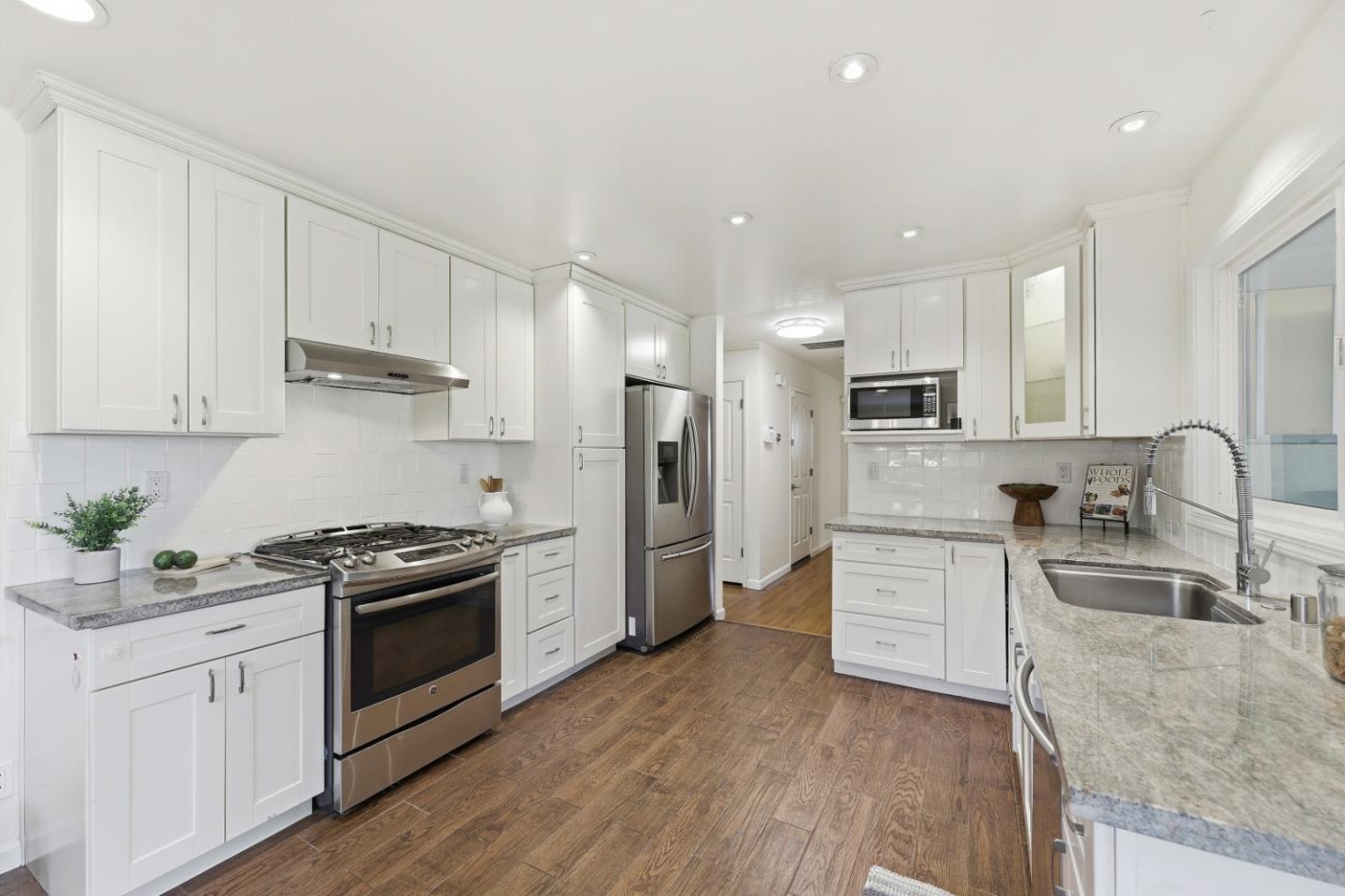 Detail Gallery Image 11 of 36 For 3666 Kirk Rd, San Jose,  CA 95124 - 3 Beds | 2 Baths