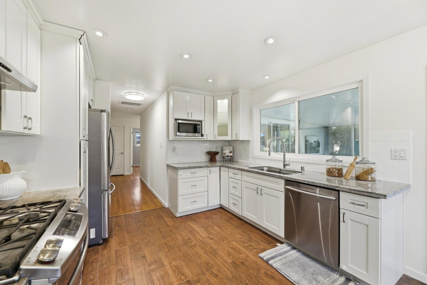 Detail Gallery Image 12 of 36 For 3666 Kirk Rd, San Jose,  CA 95124 - 3 Beds | 2 Baths