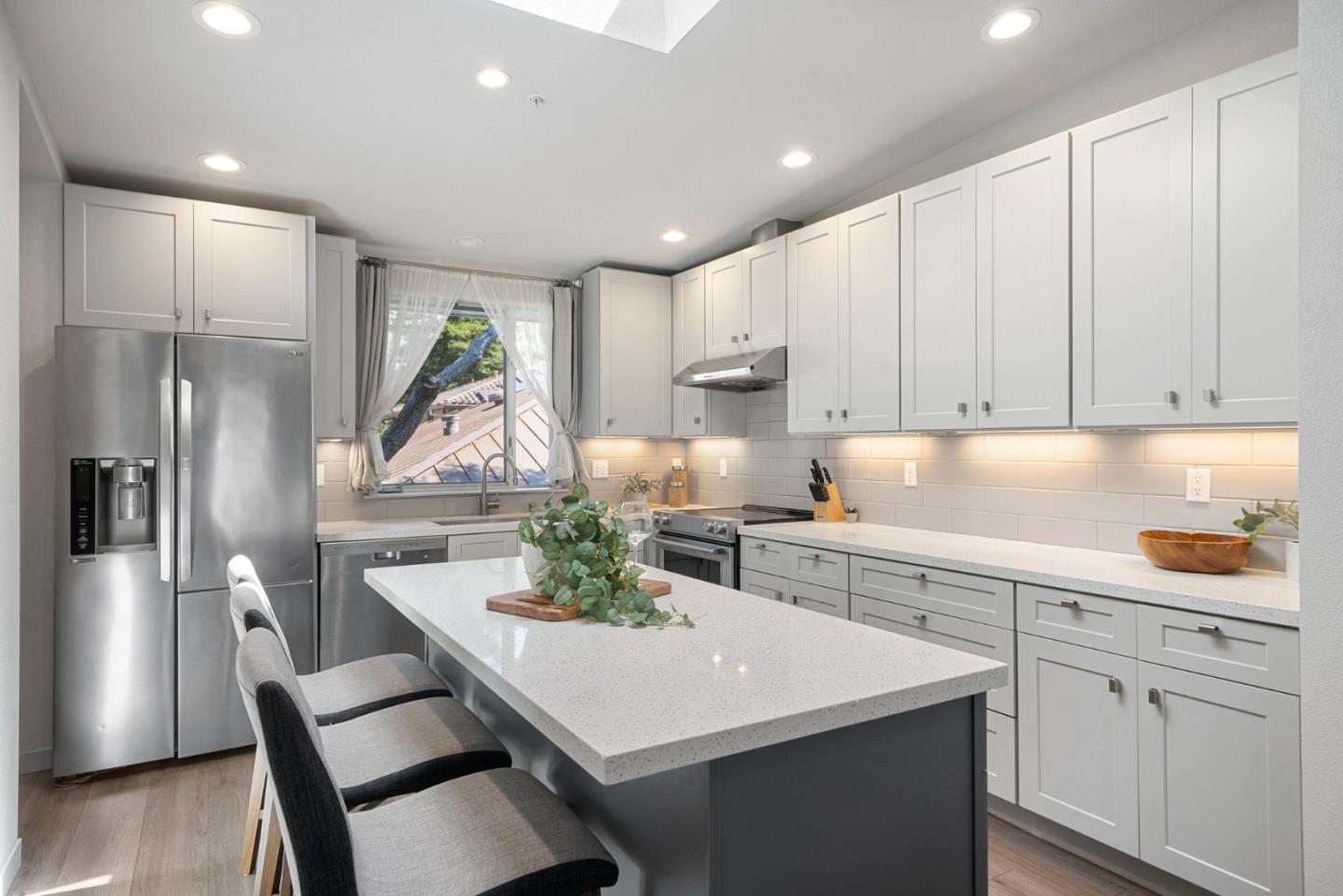 Detail Gallery Image 17 of 42 For 101 Jewell St #8,  Santa Cruz,  CA 95060 - 2 Beds | 2/1 Baths