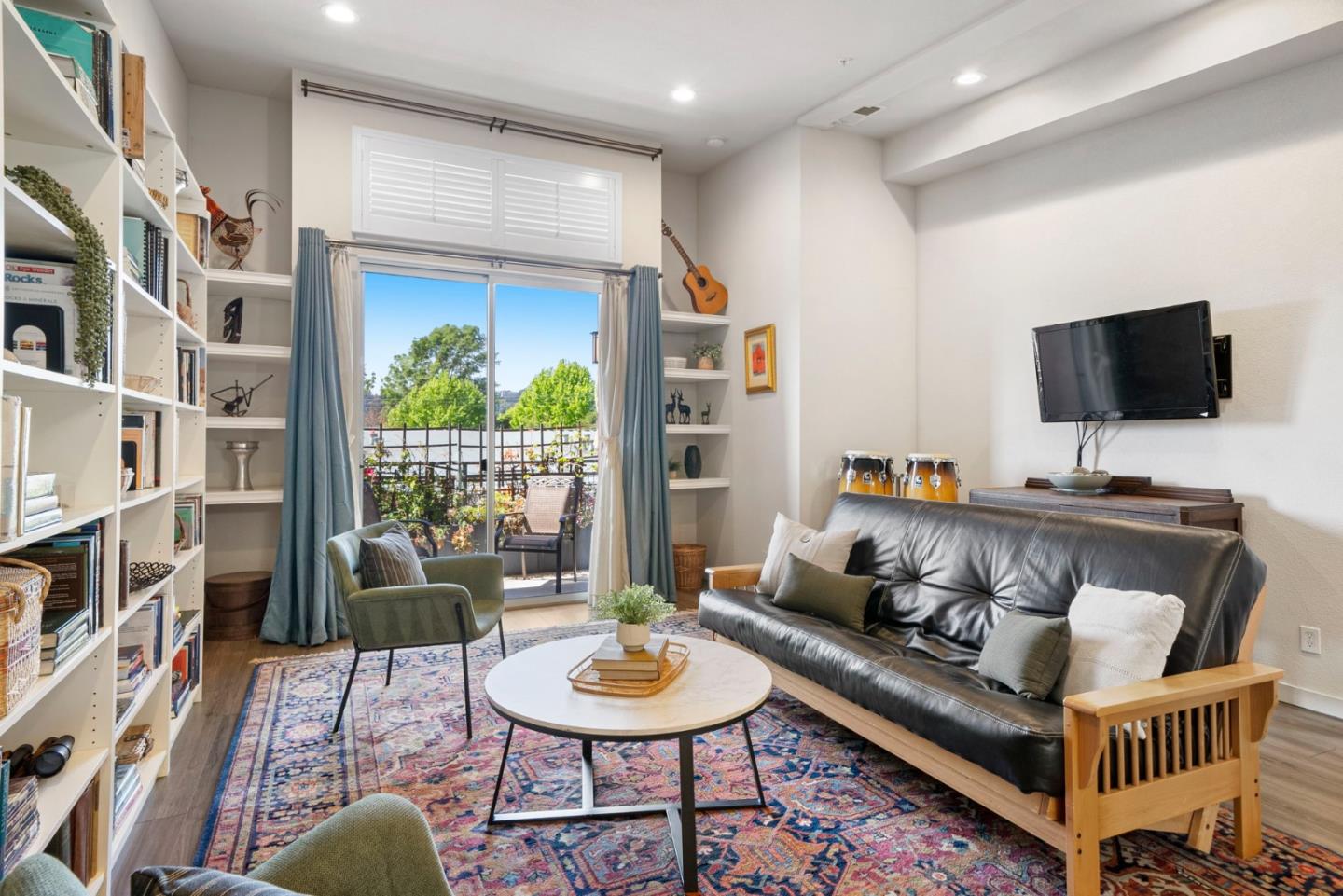 Detail Gallery Image 2 of 42 For 101 Jewell St #8,  Santa Cruz,  CA 95060 - 2 Beds | 2/1 Baths