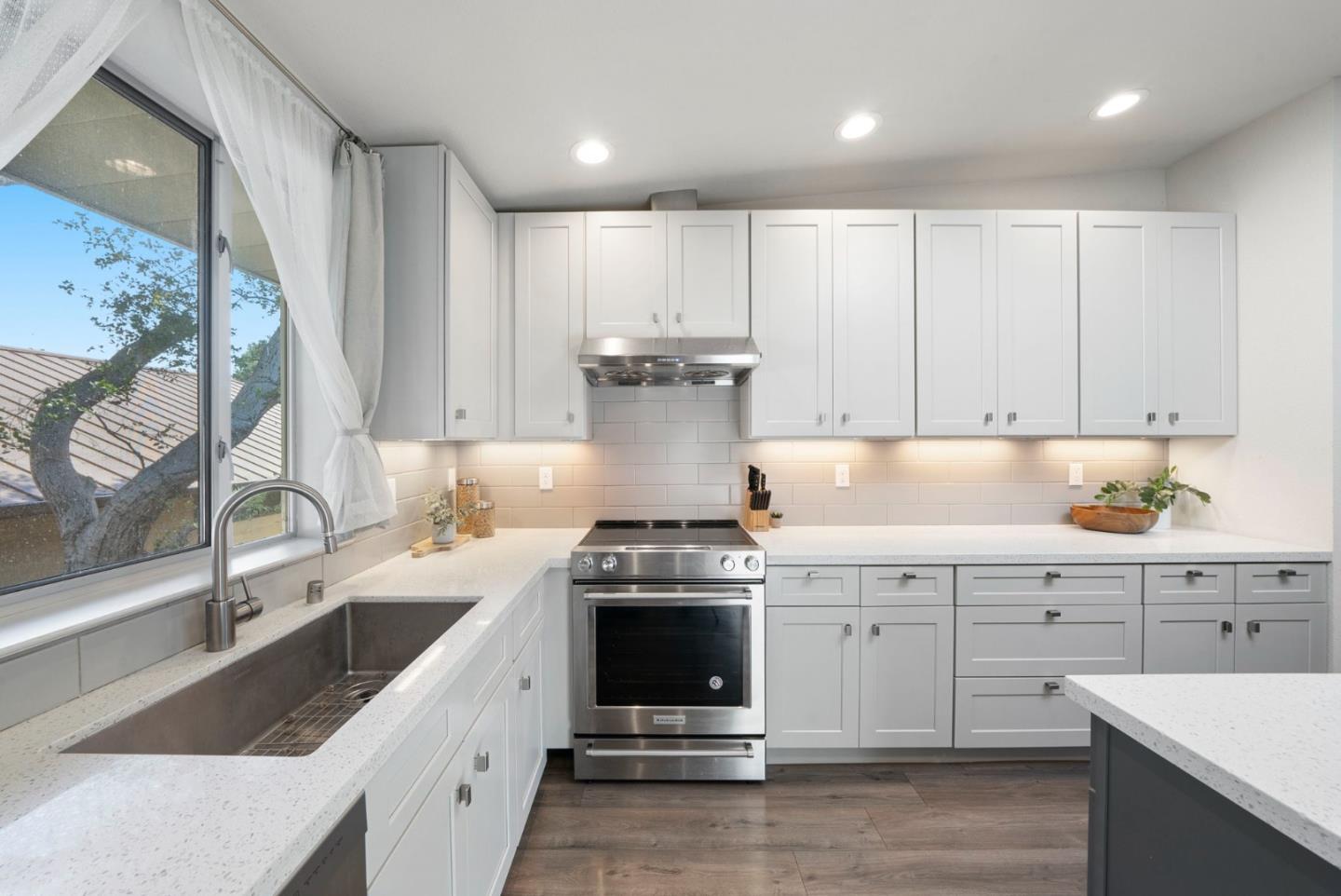 Detail Gallery Image 23 of 42 For 101 Jewell St #8,  Santa Cruz,  CA 95060 - 2 Beds | 2/1 Baths