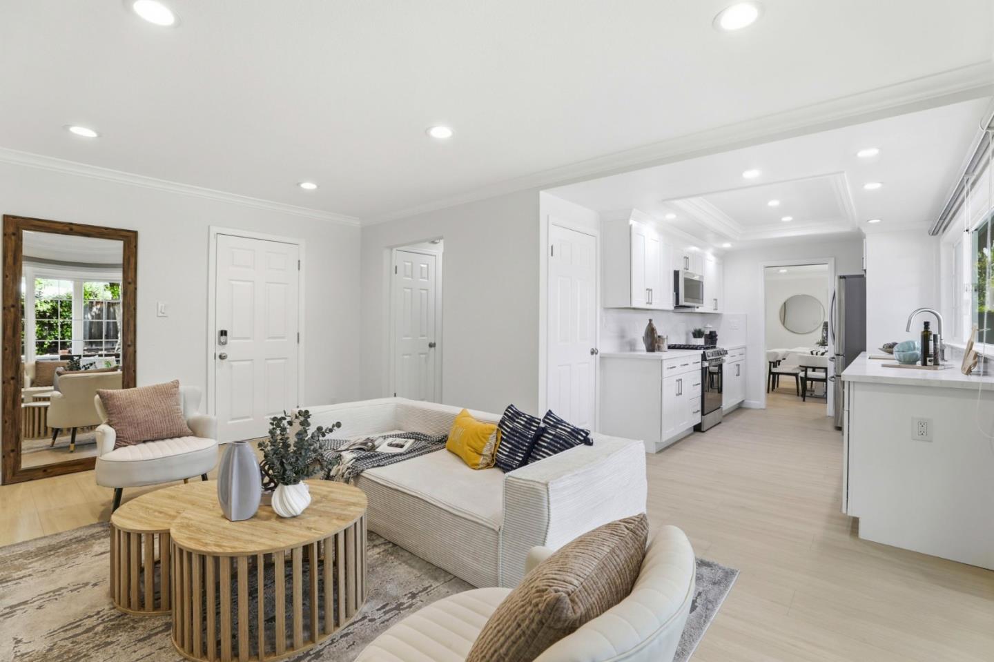 Detail Gallery Image 13 of 56 For 1934 Junewood Ave, San Jose,  CA 95132 - 5 Beds | 2/1 Baths