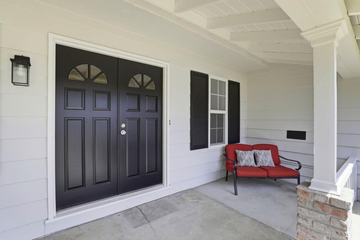 Detail Gallery Image 5 of 56 For 1934 Junewood Ave, San Jose,  CA 95132 - 5 Beds | 2/1 Baths