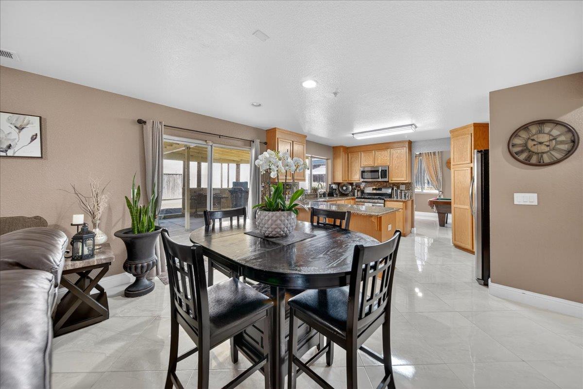 Detail Gallery Image 18 of 60 For 1413 Burgundy Way, Gonzales,  CA 93926 - 5 Beds | 3 Baths