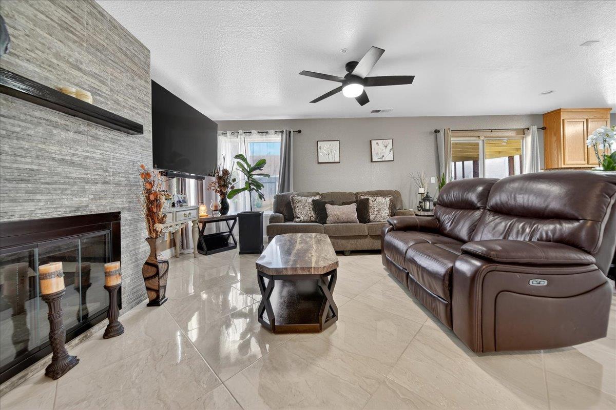 Detail Gallery Image 19 of 60 For 1413 Burgundy Way, Gonzales,  CA 93926 - 5 Beds | 3 Baths