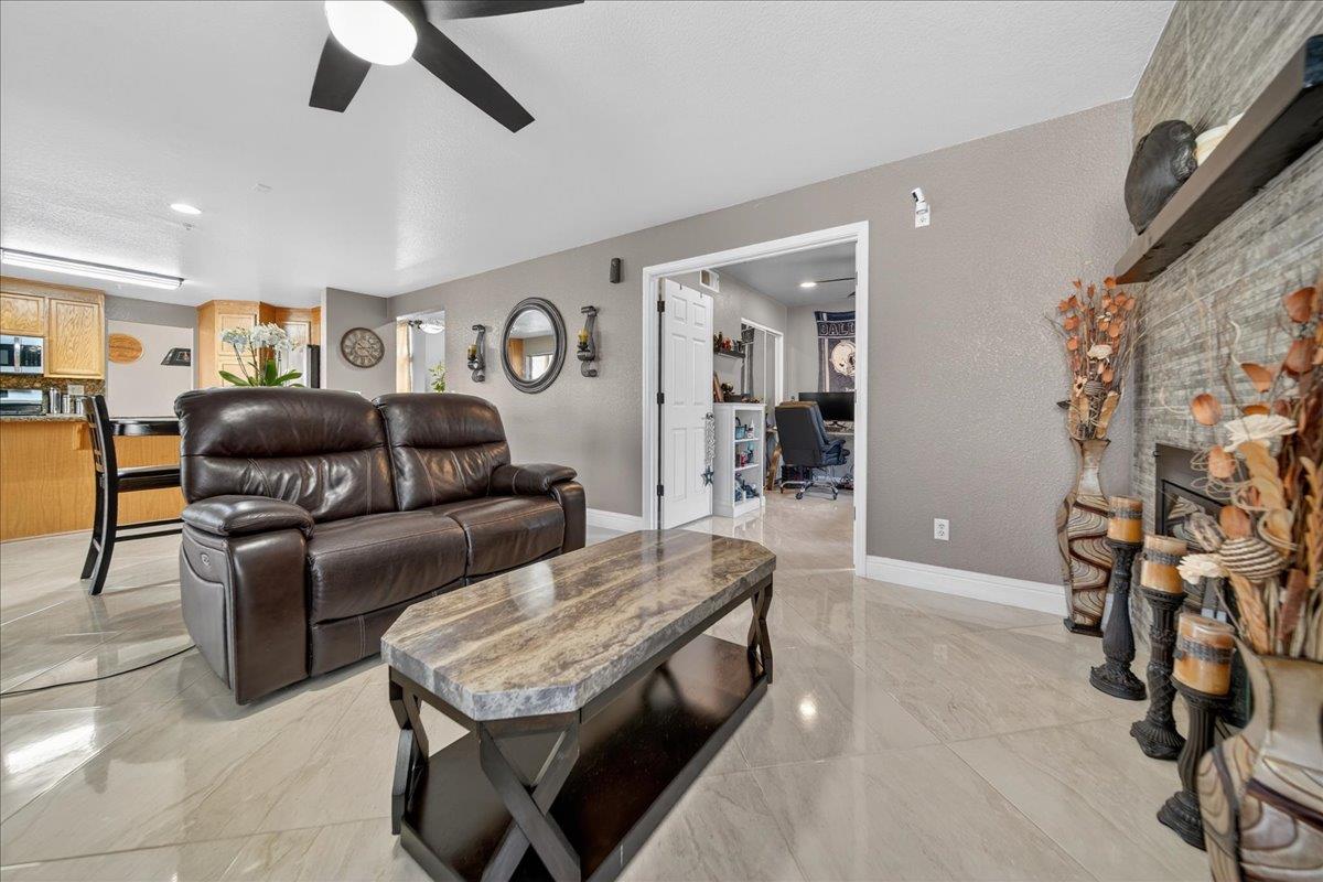 Detail Gallery Image 21 of 60 For 1413 Burgundy Way, Gonzales,  CA 93926 - 5 Beds | 3 Baths