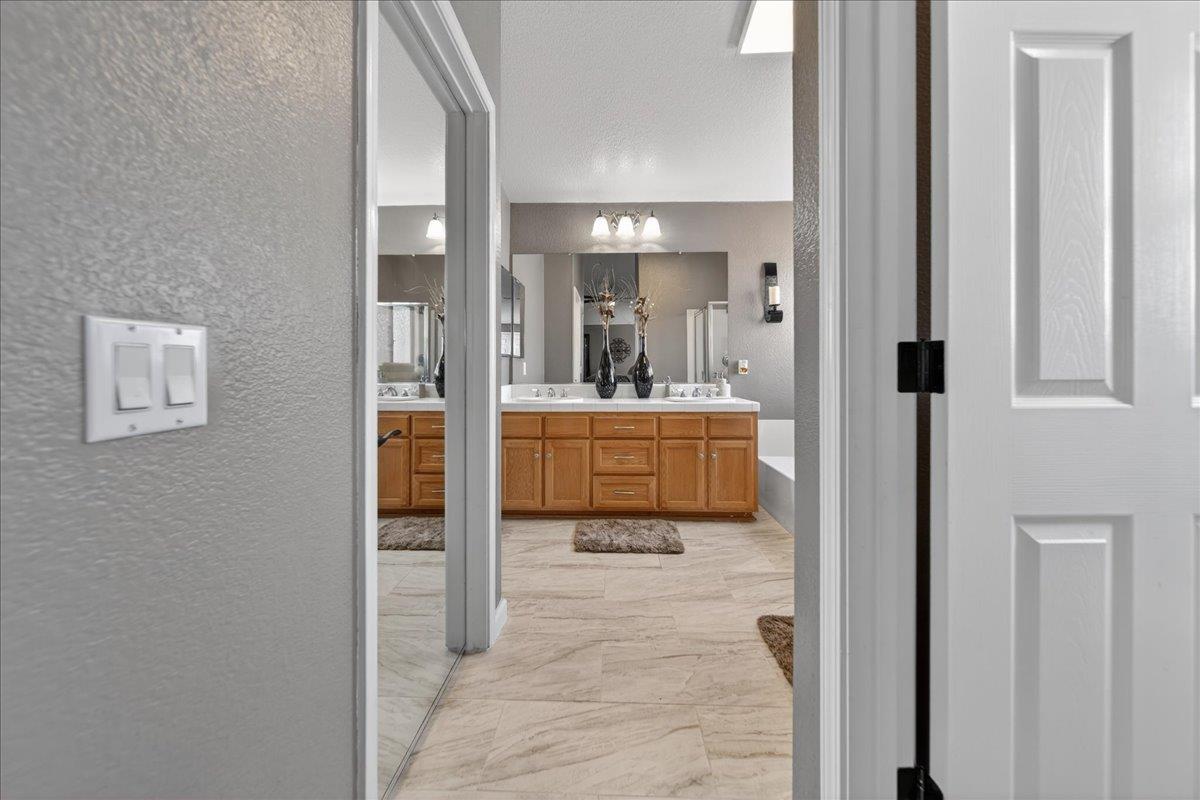 Detail Gallery Image 28 of 60 For 1413 Burgundy Way, Gonzales,  CA 93926 - 5 Beds | 3 Baths