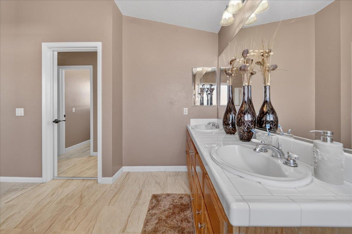 Detail Gallery Image 29 of 60 For 1413 Burgundy Way, Gonzales,  CA 93926 - 5 Beds | 3 Baths