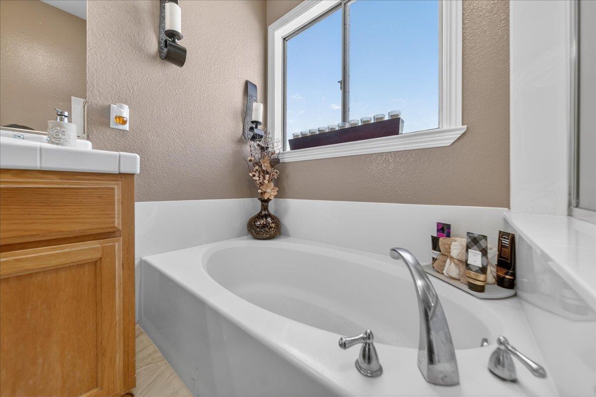 Detail Gallery Image 31 of 60 For 1413 Burgundy Way, Gonzales,  CA 93926 - 5 Beds | 3 Baths