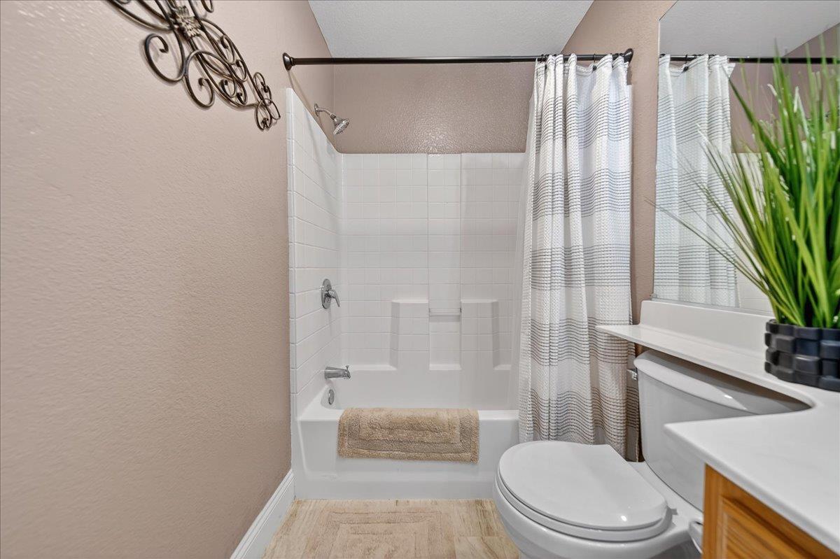 Detail Gallery Image 39 of 60 For 1413 Burgundy Way, Gonzales,  CA 93926 - 5 Beds | 3 Baths