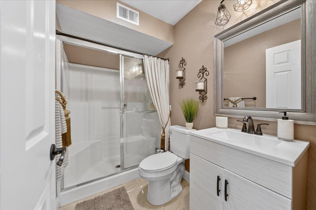 Detail Gallery Image 45 of 60 For 1413 Burgundy Way, Gonzales,  CA 93926 - 5 Beds | 3 Baths