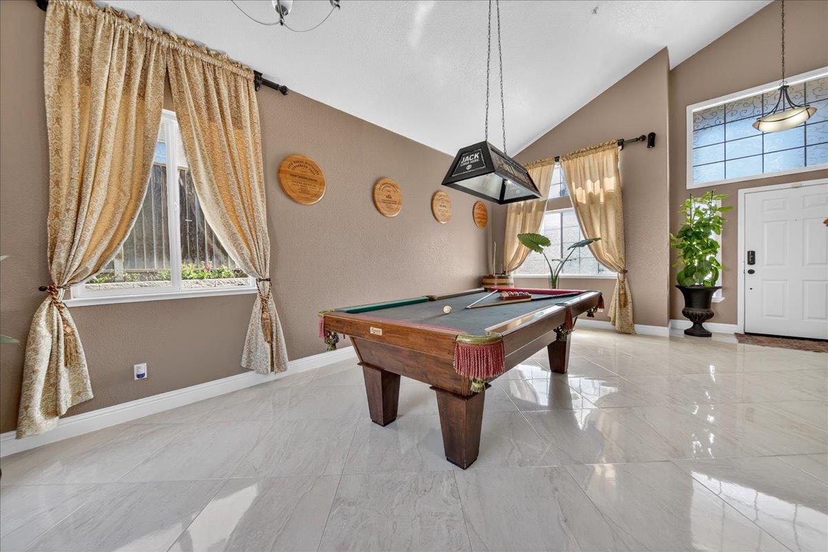 Detail Gallery Image 7 of 60 For 1413 Burgundy Way, Gonzales,  CA 93926 - 5 Beds | 3 Baths