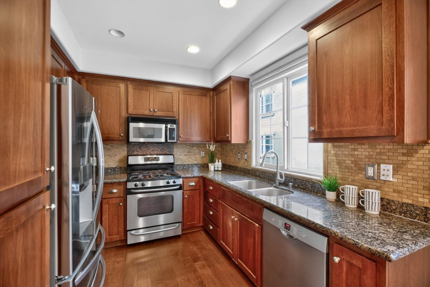 Detail Gallery Image 15 of 37 For 390 Olive Hill Dr, San Jose,  CA 95125 - 2 Beds | 2/1 Baths