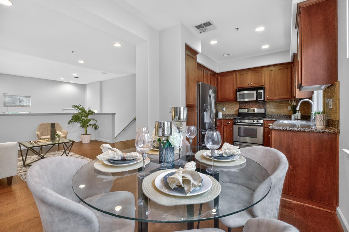 Detail Gallery Image 18 of 37 For 390 Olive Hill Dr, San Jose,  CA 95125 - 2 Beds | 2/1 Baths