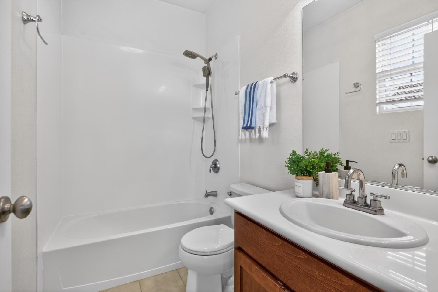 Detail Gallery Image 27 of 37 For 390 Olive Hill Dr, San Jose,  CA 95125 - 2 Beds | 2/1 Baths