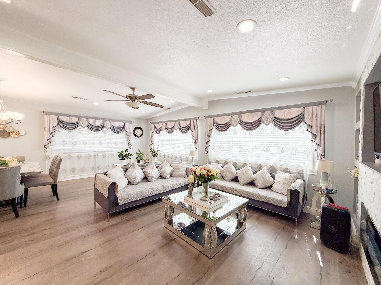 Detail Gallery Image 2 of 21 For 6130 Monterey #22,  San Jose,  CA 95138 - 3 Beds | 2 Baths